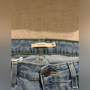 Levi’s skinny 30